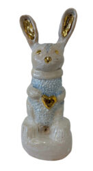 Glazed porcelain with gold lustre by Charlotte Nikakis, Year 10, Geelong Grammar School Student artwork of a sculpture